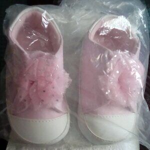 Baby shoes (girls) doremi house size 6-12 month's M pink & white (New) in bag!